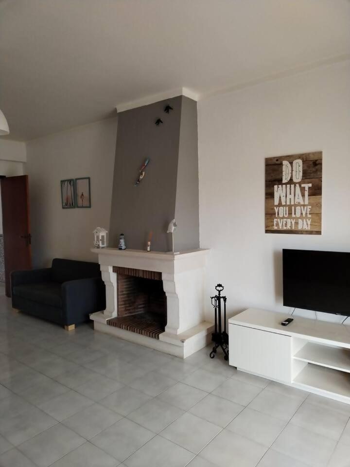 Ip5 Chivas Beach House Ferrel  Esterno foto