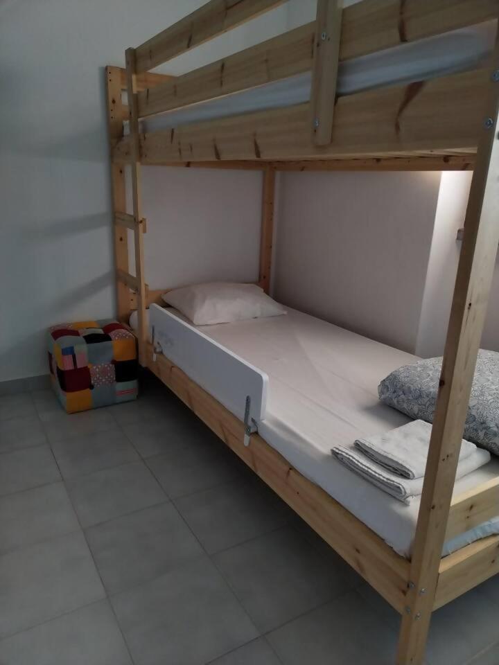 Ip5 Chivas Beach House Ferrel  Esterno foto